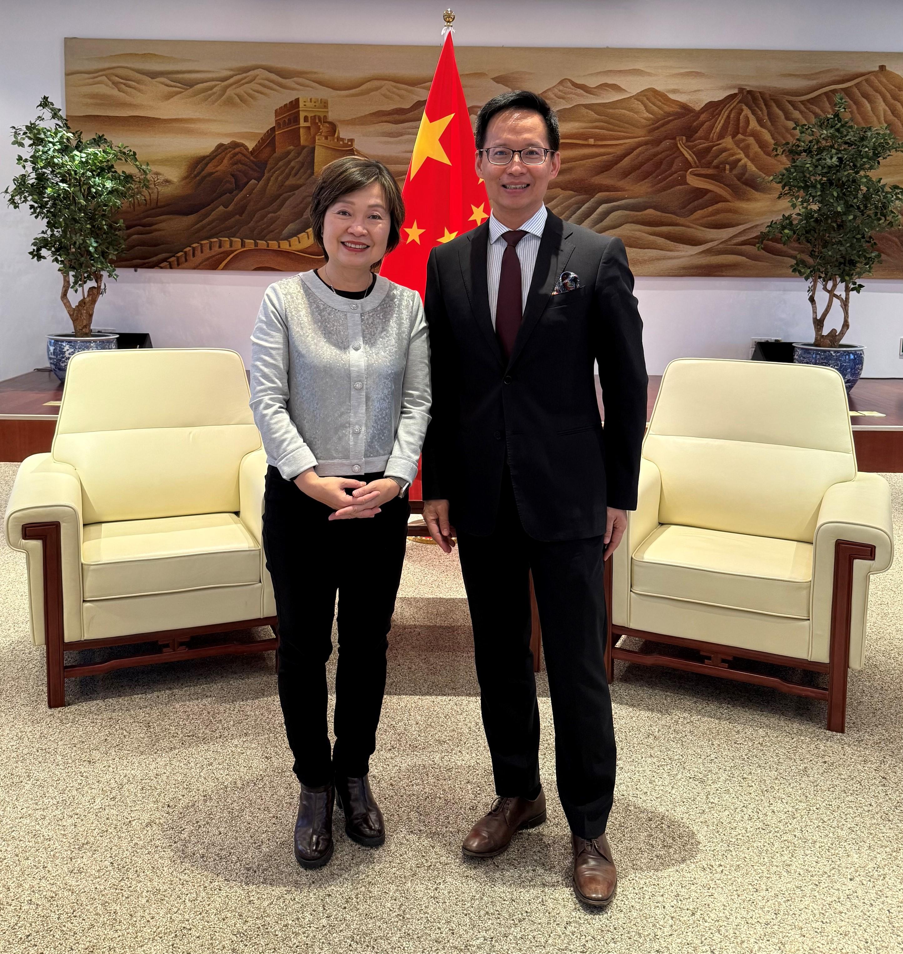 The Secretary for Education, Dr Choi Yuk-lin (left), paid a courtesy call on the Chinese Ambassador to Iceland, Mr He Rulong (right), in Reykjavík, Iceland, on March 24 (Reykjavík time).